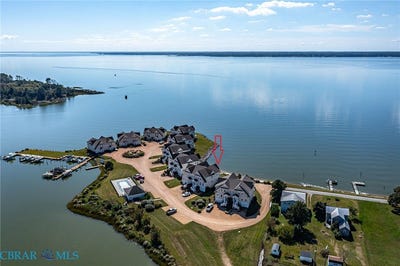 /international/us/564-riverside-drive-morattico-va-110107933904/
