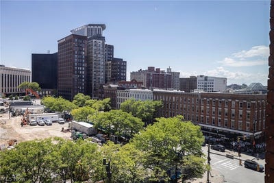 /international/us/408-w-saint-clair-avenue-cleveland-oh-110108068113/