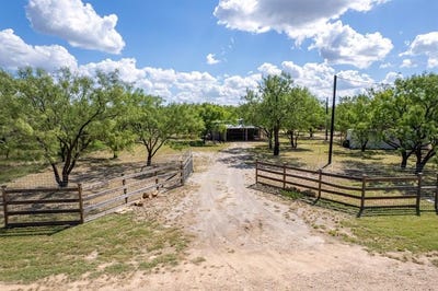 /international/us/244-apache-road-brownwood-tx-110100529719/