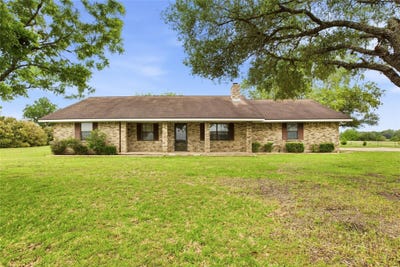 /international/us/1150-county-road-209-weimar-tx-110107966166/