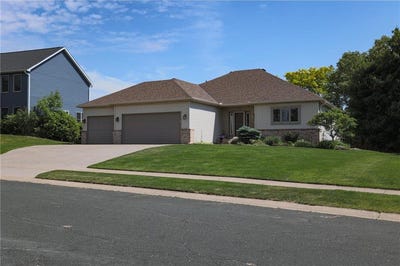 /international/us/2400-emerald-bend-hudson-wi-110108500496/