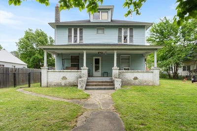 /international/us/407-s-britt-street-siloam-springs-ar-110107543687/