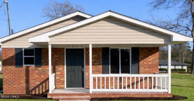 /international/us/1013-s-sumter-avenue-fairfax-sc-110105333528/