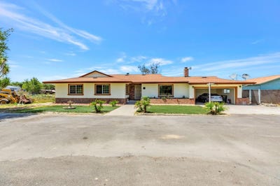 /international/us/7750-lovers-ln-hollister-ca-110101231686/