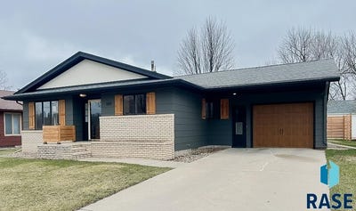 /international/us/109-e-brown-st-luverne-mn-110106987748/