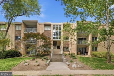 /international/us/2908-kings-chapel-road-falls-church-va-110108680028/