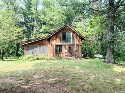 /international/us/14181-s-old-highway-53-gordon-wi-110101192445/
