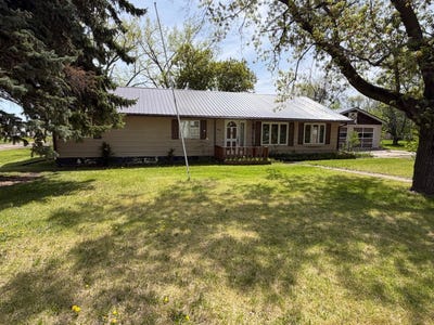 /international/us/208-margaret-st-n-tolna-nd-110105900436/