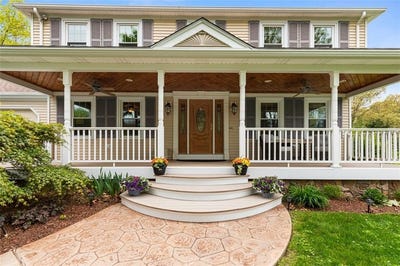 /international/us/7-pheasant-run-road-north-smithfield-ri-110107994933/