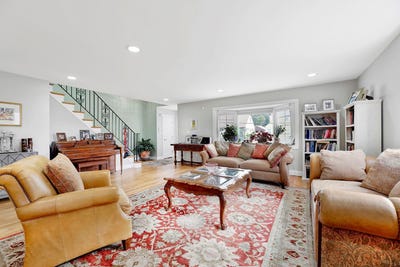 /international/us/97-burnham-avenue-roslyn-heights-ny-110100720703/