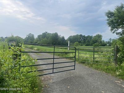 /international/us/000-school-house-rd-road-stuyvesant-ny-110100133381/