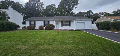 /international/us/6-evelyn-court-manorville-ny-110120549450/