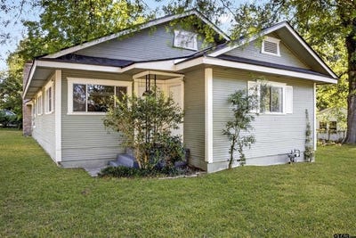 /international/us/101-e-college-street-big-sandy-tx-110108388316/