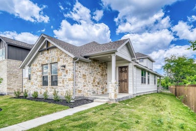 /international/us/185-international-st-buda-tx-110108504368/