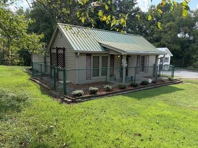 /international/us/303-s-riverside-dr-mcminnville-tn-110109974370/