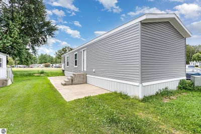 /international/us/842-hickory-street-beaverton-mi-110101089562/
