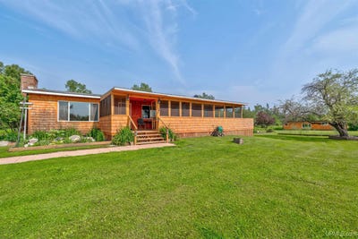 /international/us/984n-dixon-road-manistique-mi-110109304188/