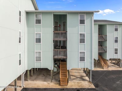 /international/us/918-n-new-river-drive-surf-city-nc-110119310518/