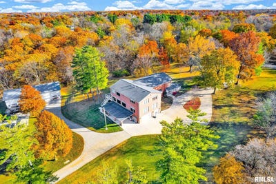 /international/us/22500-spring-creek-road-washington-il-110107399674/