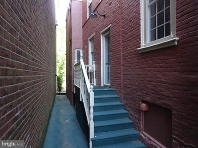 /international/us/200-delaware-street-new-castle-de-110108582833/