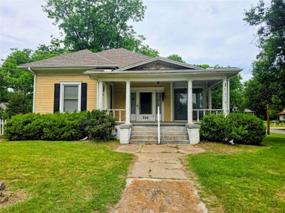 /international/us/324-e-liberty-street-pilot-point-tx-110107859943/