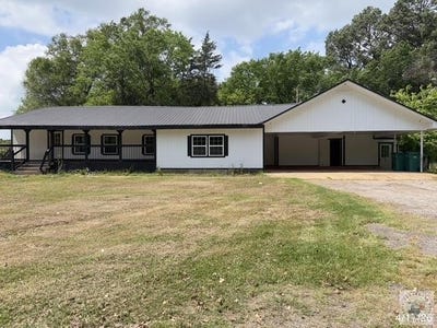 /international/us/324-e-browning-dekalb-tx-110107748908/