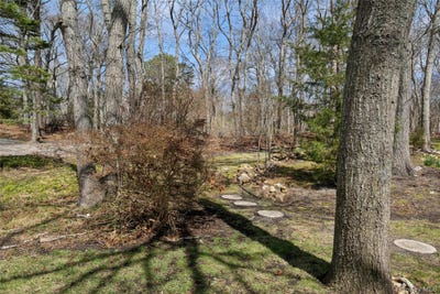 /international/us/6-columbine-avenue-s-hampton-bays-ny-110107079053/