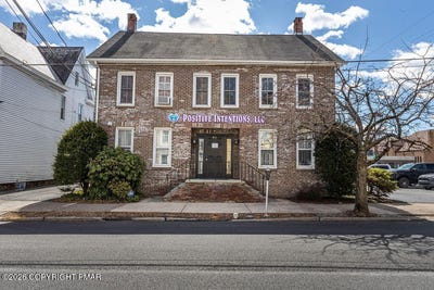 /international/us/811-monroe-street-stroudsburg-pa-110106492928/