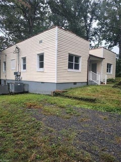 /international/us/129-hardy-street-jonesville-nc-110110363679/