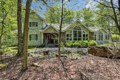 /international/us/105-cumberland-road-pocono-pines-pa-110099968660/