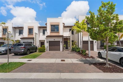 /international/us/549-ne-206th-lane-miami-fl-110098856172/