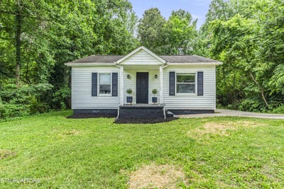 /international/us/303-n-walnut-st-lenoir-city-tn-110100566520/