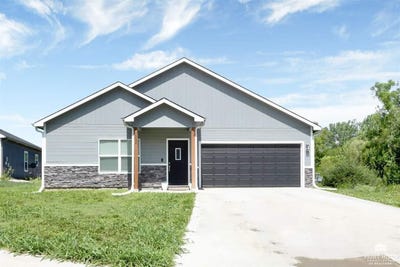 /international/us/1332-sutter-woods-road-junction-city-ks-110100504379/