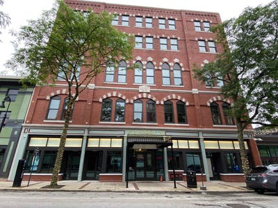 /international/us/83-hanover-street-manchester-nh-110107353346/
