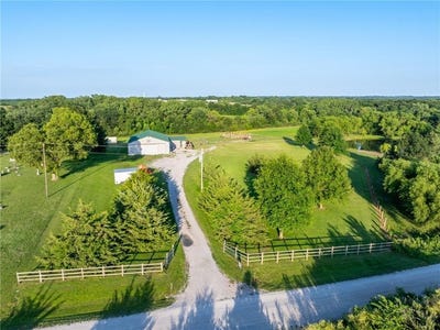/international/us/23058a-160-street-altamont-mo-110100872176/