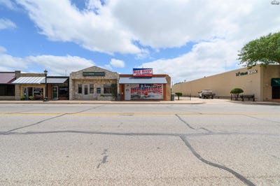 /international/us/312-e-3rd-street-burkburnett-tx-110108232170/