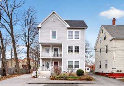 /international/us/17-king-street-westbrook-me-110107626713/