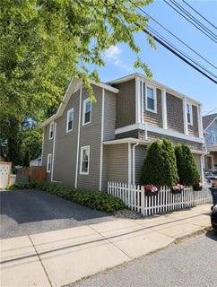 /international/us/57-gould-street-newport-ri-110108467648/