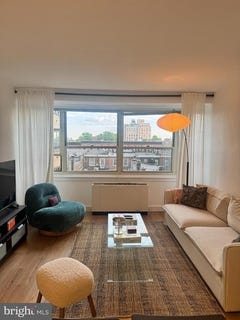 /international/us/1806-rittenhouse-square-philadelphia-pa-110108577560/