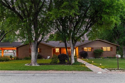 /international/us/1700-16th-street-brownwood-tx-110107398390/