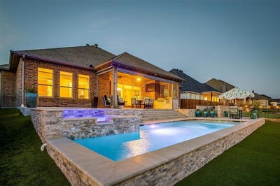 /international/us/1305-crown-valley-drive-weatherford-tx-110099674582/