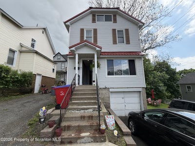 /international/us/33-maple-avenue-carbondale-pa-110108206945/