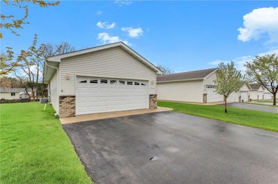/international/us/264-cedar-cove-lane-owatonna-mn-110107687470/
