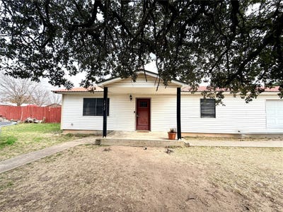 /international/us/1412-sunset-drive-goldthwaite-tx-110104877661/