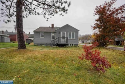 /international/us/1008-douglas-ave-eveleth-mn-110107503621/