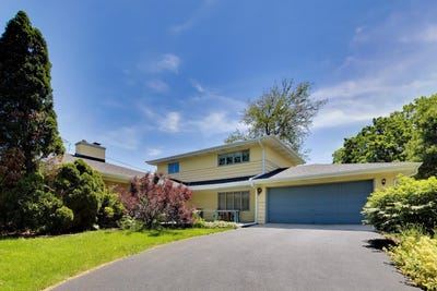 /international/us/245-ann-street-clarendon-hills-il-110108441210/