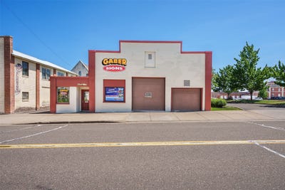 /international/us/33-e-willow-street-chippewa-falls-wi-110108504544/
