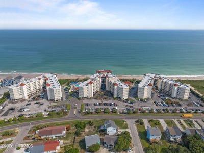/international/us/2000-new-river-inlet-road-north-topsail-beach-nc-110107746779/