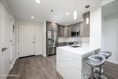 /international/us/1-carriage-city-plaza-rahway-nj-110106819606/