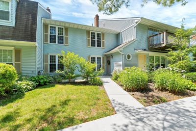 /international/us/48-homestead-village-drive-warwick-ny-110108694521/